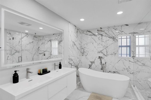 6 Little Harbor Way, Deerfield Beach, FL 33441