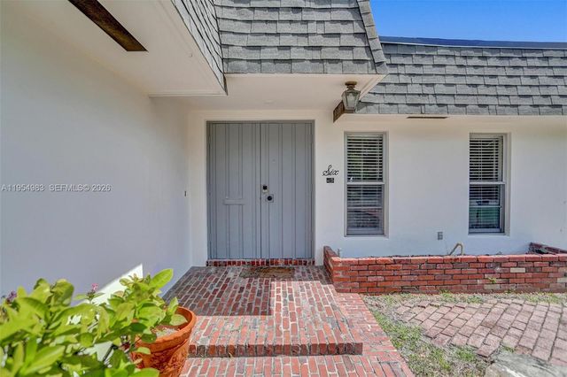 6 Little Harbor Way, Deerfield Beach, FL 33441