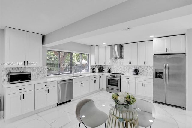 6 Little Harbor Way, Deerfield Beach, FL 33441