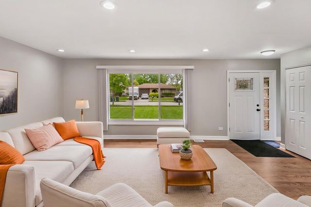1037 185th Place, Homewood, IL 60430