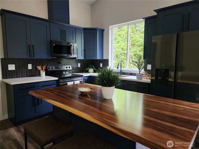 18702 Rampart Lane SE, Yelm, WA 98597