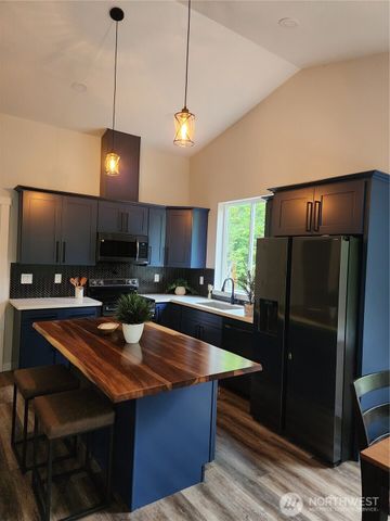 18702 Rampart Lane SE, Yelm, WA 98597