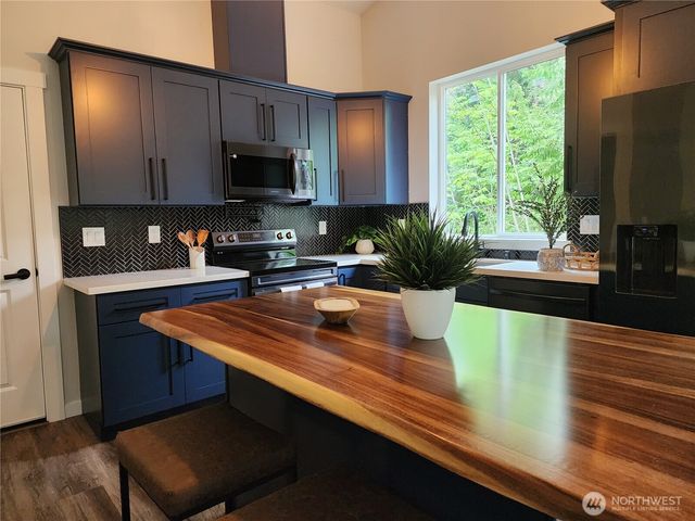 18702 Rampart Lane SE, Yelm, WA 98597