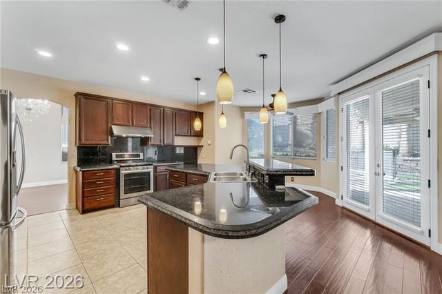 7 Crown Valley Drive, Henderson, NV 89074