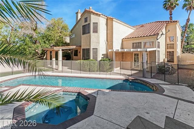 7 Crown Valley Drive, Henderson, NV 89074