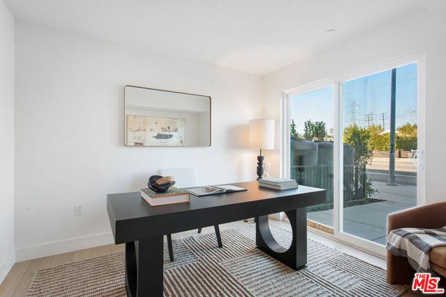 11220 W Lyon Lane 11, North Hollywood, CA 91606