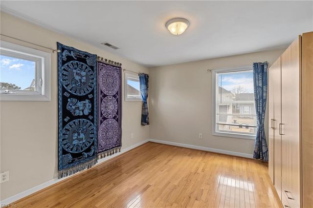 9608 Dolphin RN, Norfolk, VA 23518