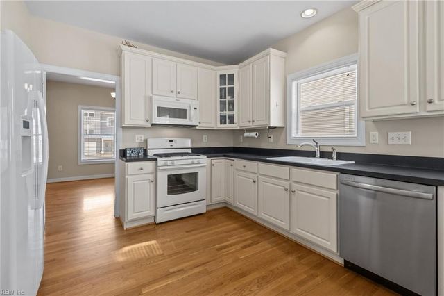 9608 Dolphin RN, Norfolk, VA 23518