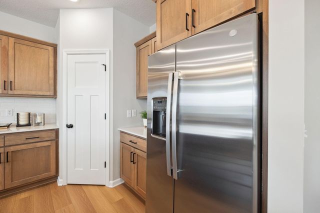 10700 Harbor Lane N, Maple Grove, MN 55369