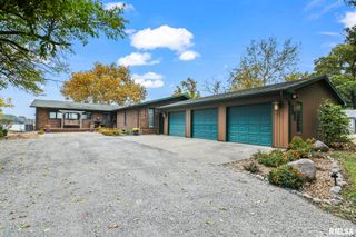 38 N Cotton Hill Lane, Springfield, IL 62712