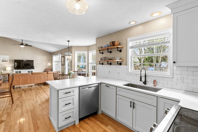 2912 Mandarin Grove Lane, Kalamazoo, MI 49004