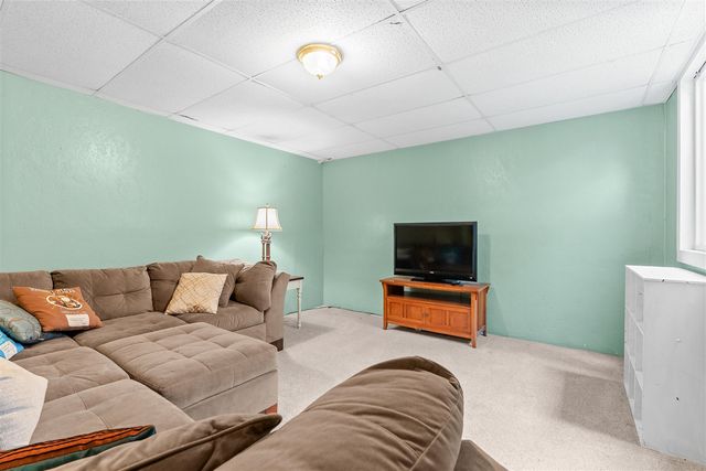 2912 Mandarin Grove Lane, Kalamazoo, MI 49004