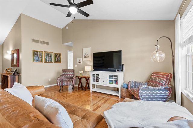 2912 Mandarin Grove Lane, Kalamazoo, MI 49004