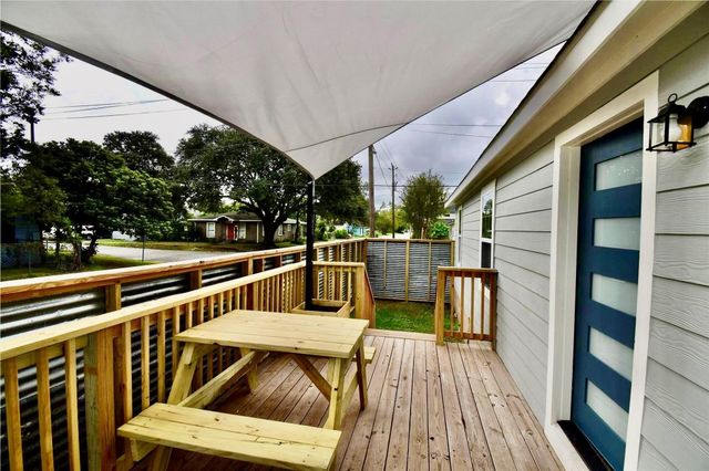 321 E 35th Street, Houston, TX 77018