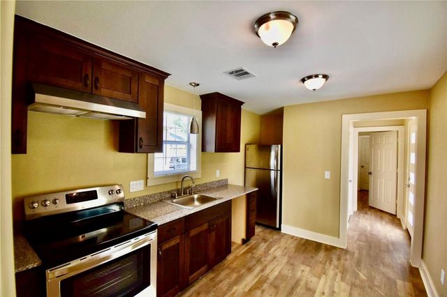 321 E 35th Street, Houston, TX 77018