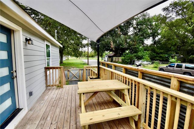 321 E 35th Street, Houston, TX 77018