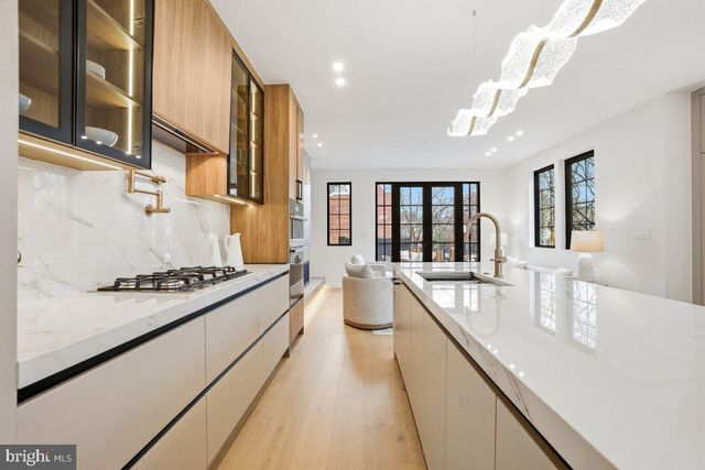 3554 T ST NW, Washington, DC 20007