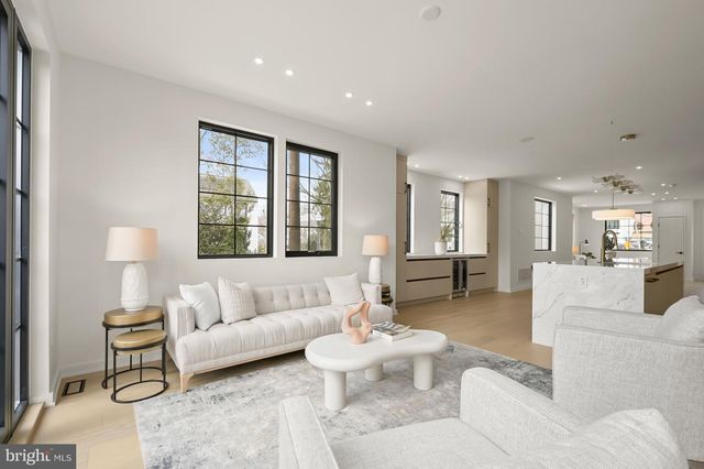 3554 T ST NW, Washington, DC 20007