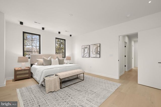 3554 T ST NW, Washington, DC 20007