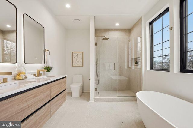 3554 T ST NW, Washington, DC 20007