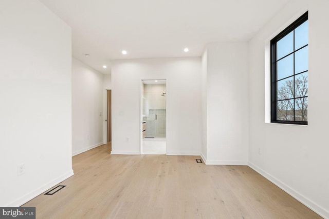 3554 T ST NW, Washington, DC 20007