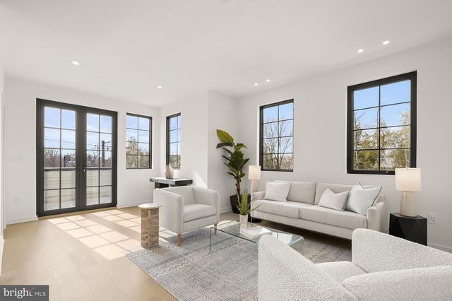 3554 T ST NW, Washington, DC 20007