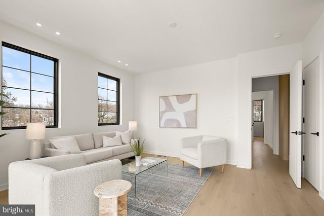 3554 T ST NW, Washington, DC 20007