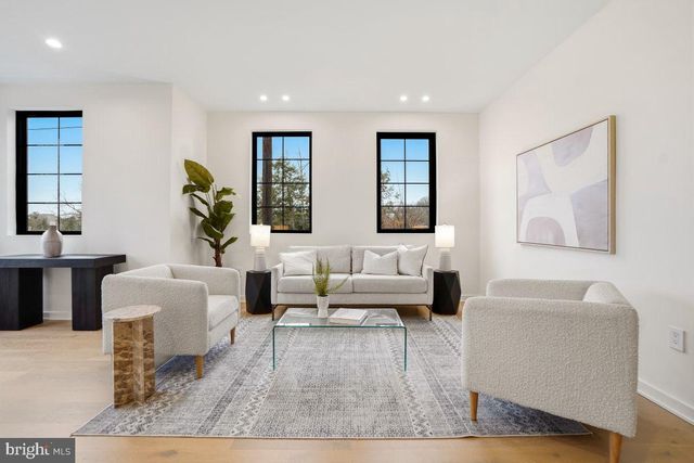 3554 T ST NW, Washington, DC 20007