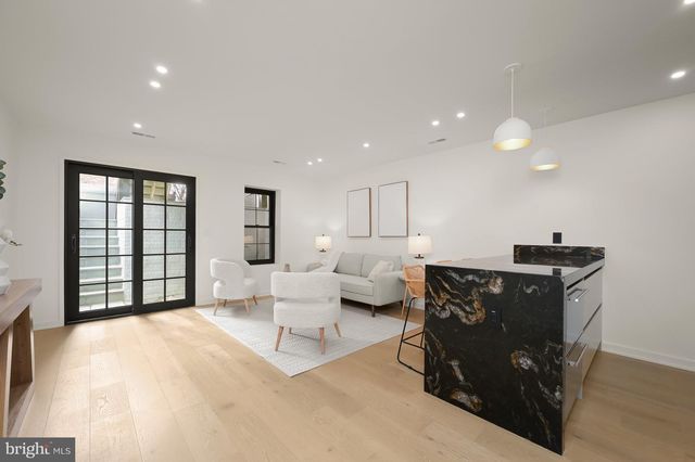 3554 T ST NW, Washington, DC 20007