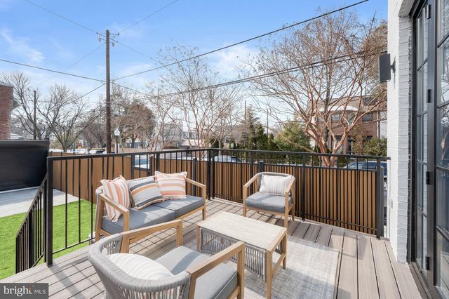 3554 T ST NW, Washington, DC 20007