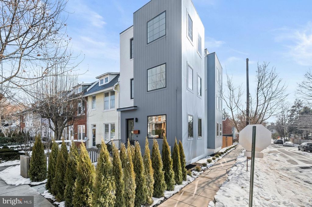 3554 T ST NW, Washington, DC 20007