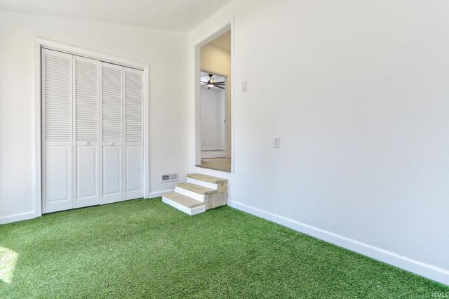 217 Monroe Street, Newburgh, IN 47630