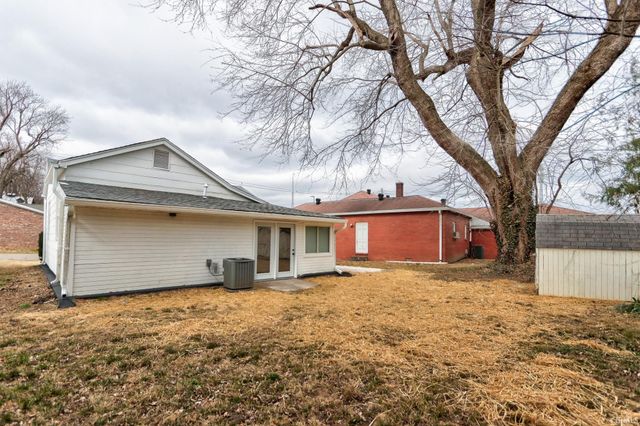 217 Monroe Street, Newburgh, IN 47630