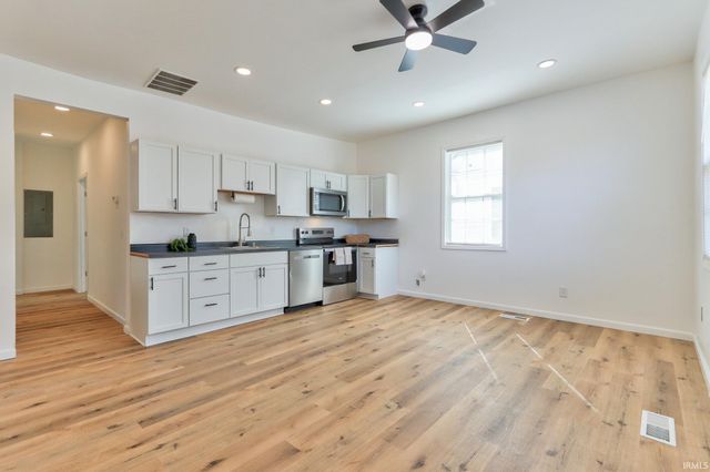 217 Monroe Street, Newburgh, IN 47630