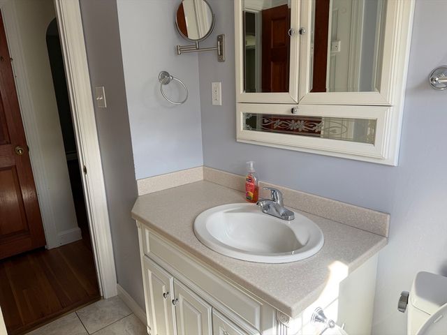 10 Darby St, Tewksbury, MA 01876