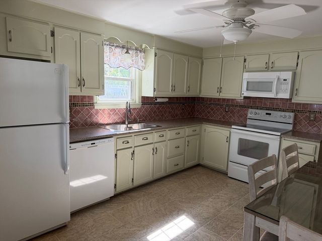 10 Darby St, Tewksbury, MA 01876