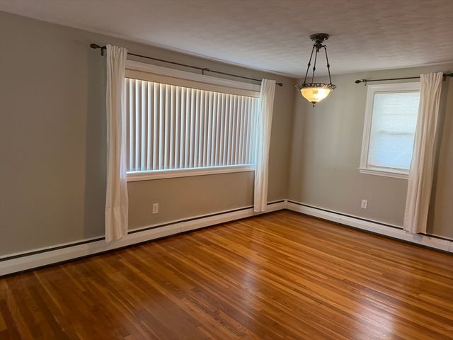 10 Darby St, Tewksbury, MA 01876