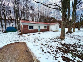 4542 Bloomfield Road, Cambridge, OH 43725