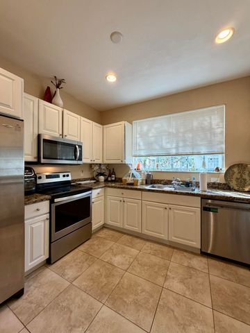 4520 Danson Way, Delray Beach, FL 33445