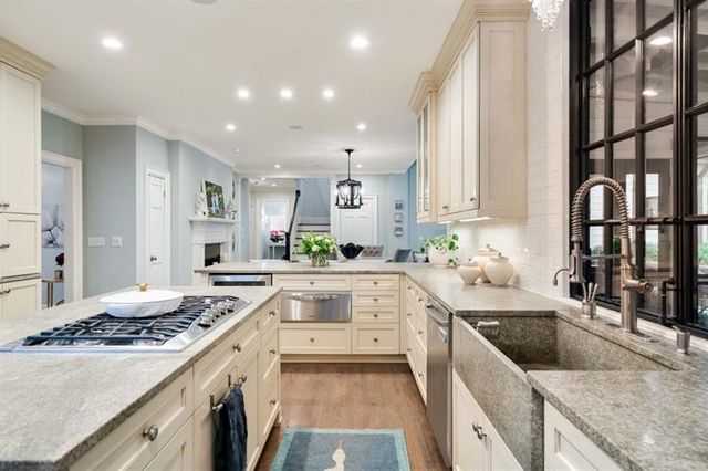 221 Robin Hood NE Road, Atlanta, GA 30309