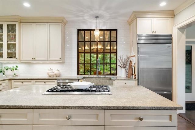 221 Robin Hood NE Road, Atlanta, GA 30309