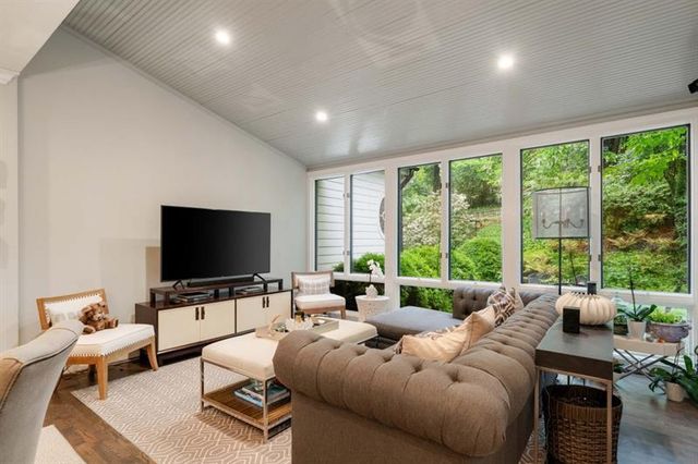 221 Robin Hood NE Road, Atlanta, GA 30309