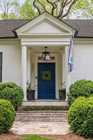 221 Robin Hood NE Road, Atlanta, GA 30309