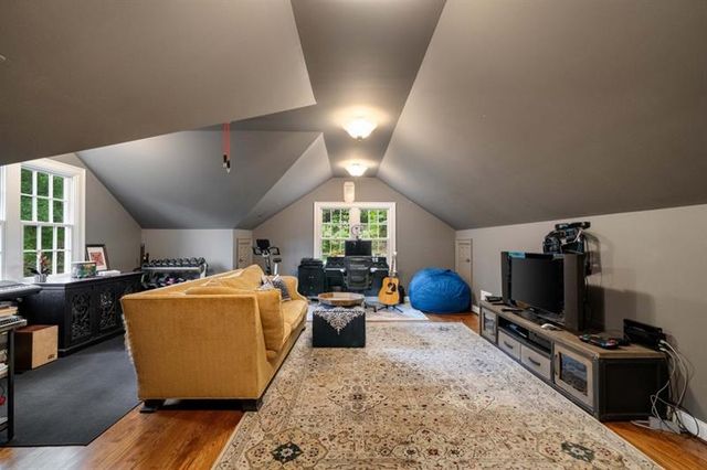 221 Robin Hood NE Road, Atlanta, GA 30309