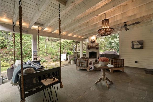 221 Robin Hood NE Road, Atlanta, GA 30309