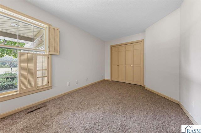 1029 Oak Terrace Drive, North Mankato, MN 56003