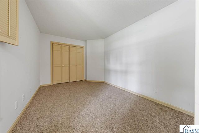 1029 Oak Terrace Drive, North Mankato, MN 56003