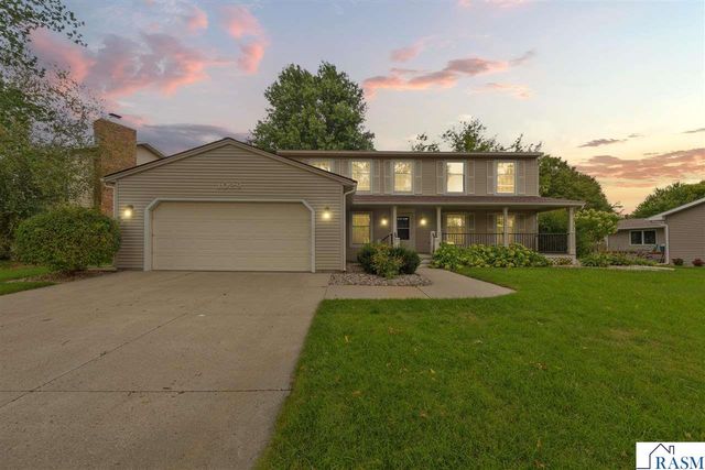 1029 Oak Terrace Drive, North Mankato, MN 56003