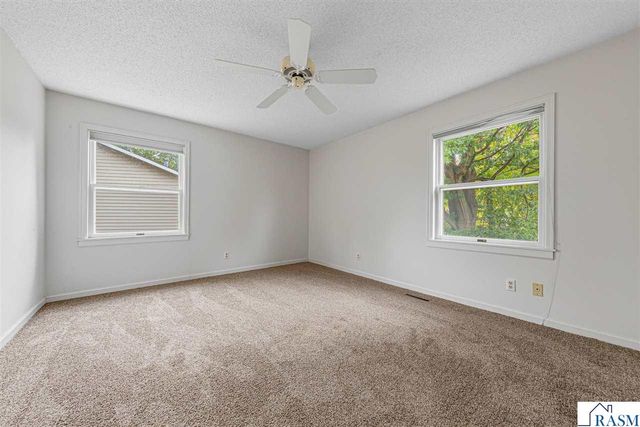 1029 Oak Terrace Drive, North Mankato, MN 56003