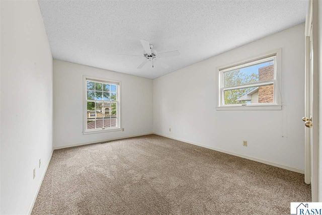 1029 Oak Terrace Drive, North Mankato, MN 56003